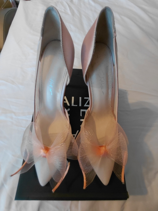 Betsey Johnson Shoes - Betsey Johnson Blush Pink Pointed Toe Heels with Tulle Bow